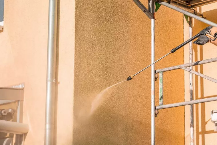 À quelle période faut-il nettoyer la façade d'une maison individuelle ?, Porto-Vecchio, SOS Multiservices